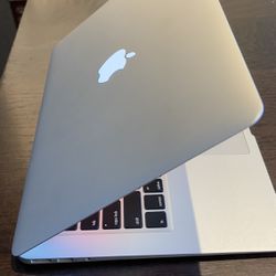Apple MacBook Air 13” Core I5, 4GB RAM 128GB SAD $175