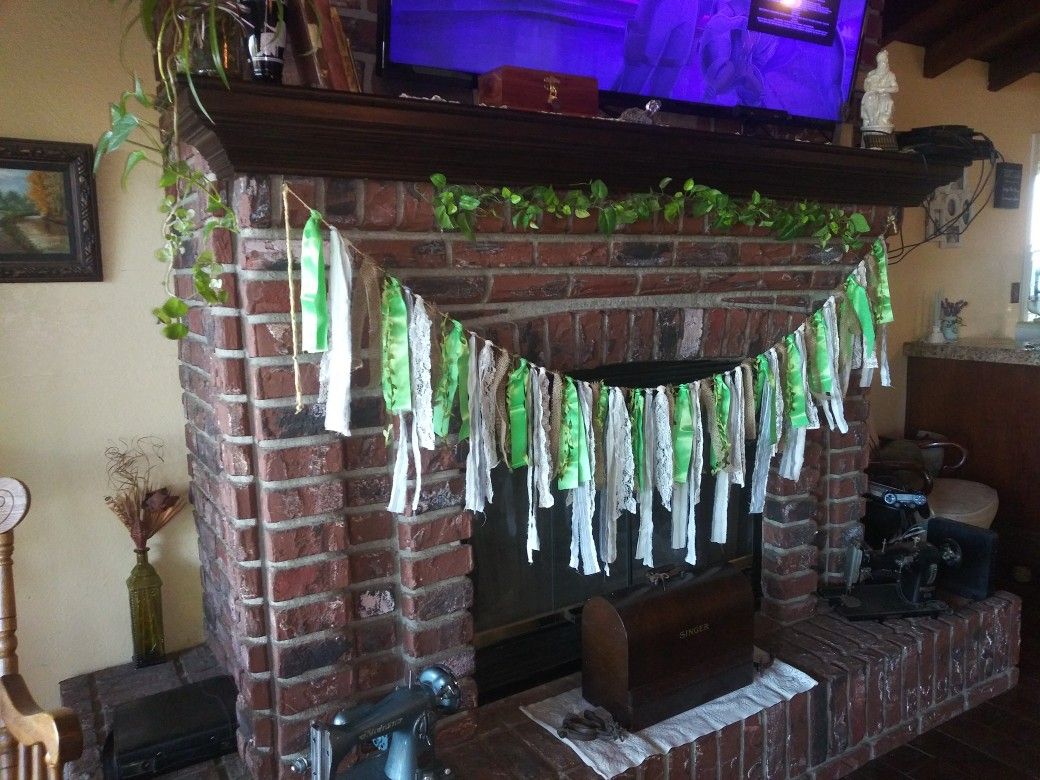 Large Green Rag/Garland Banner