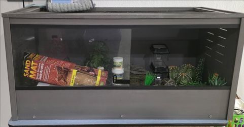120 Gallon Reptile Terrarium + Accessories