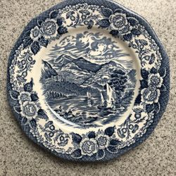 Vintage Royal Warwick "Lochs of Scotland" plate