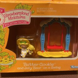 Deluxe Strawberryland Miniatures