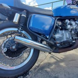 honda goldwing caffe racer 1000 cc 76  classic custom  very nice custom bike suspension seat cowl runs great  money invest title clean runs and drive 