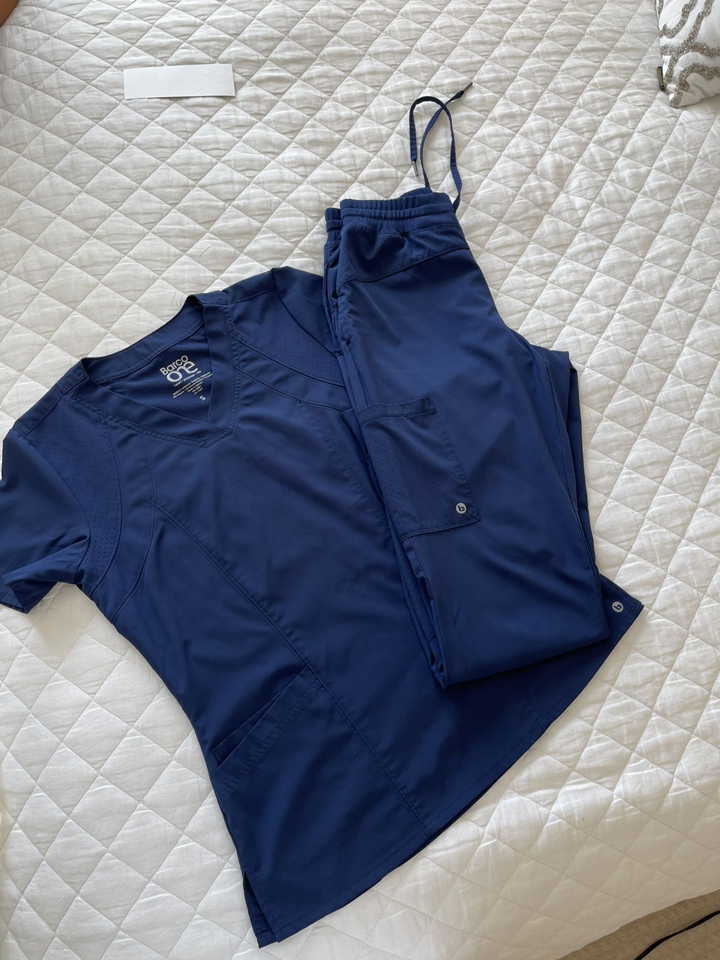 Barco One Scrubs Set