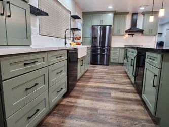 Kitchen cabinets solid wood and countertops