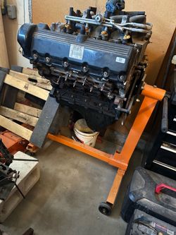 Ford 5.4L Triton V8 engine and heavy duty engine stand