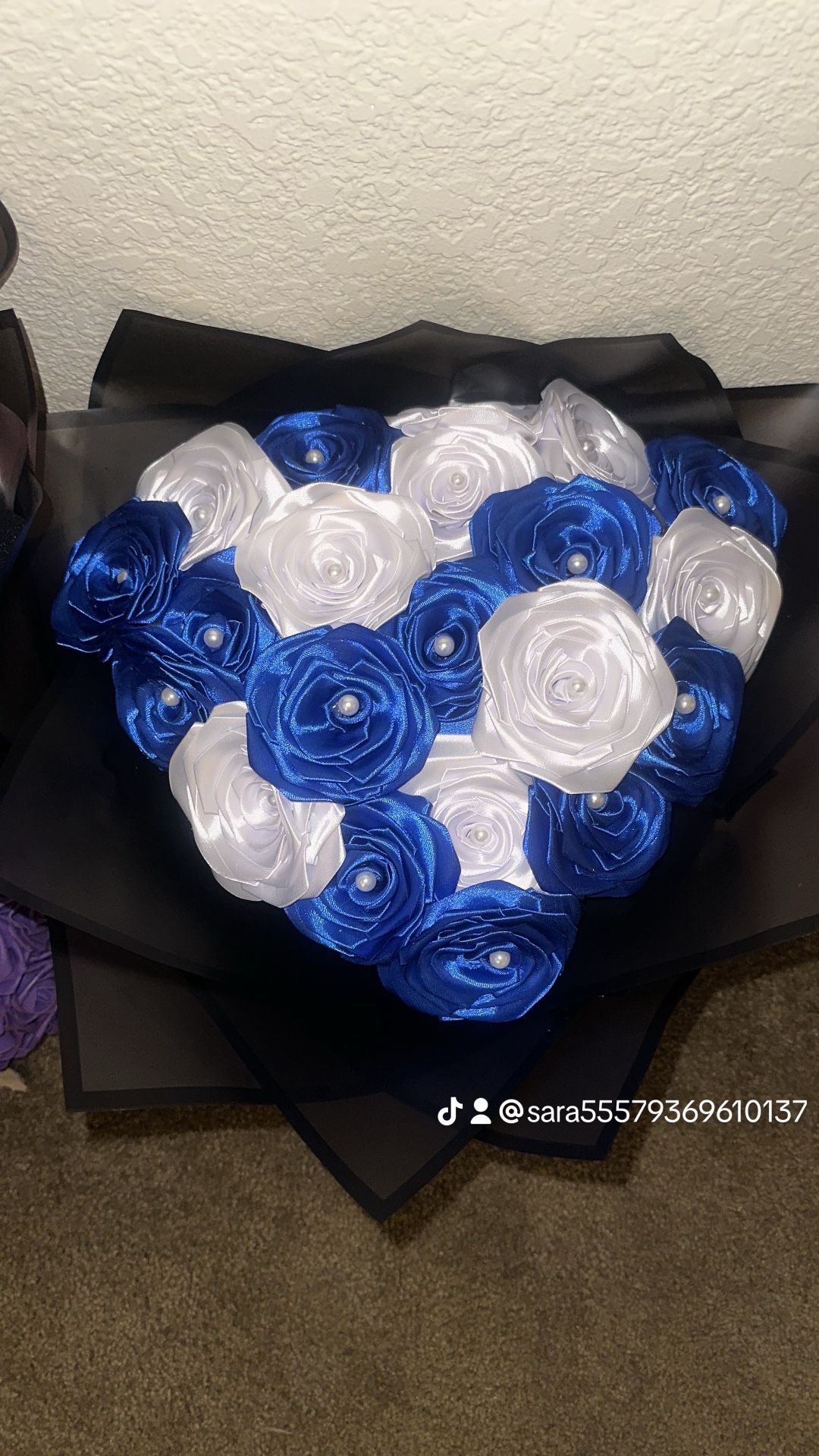 hago ramos de rosas eternas por si gustan hacer su pedido