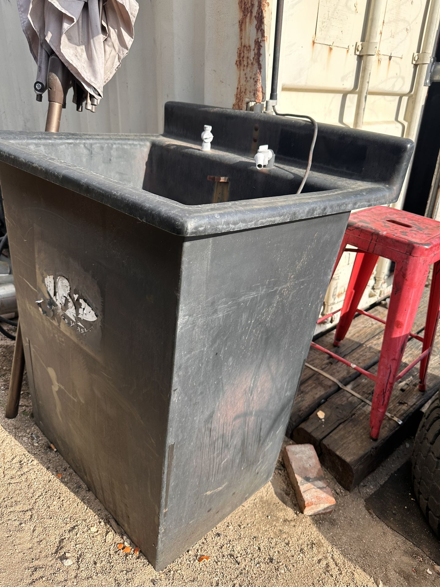 Tool Washing Station With Pump And Light