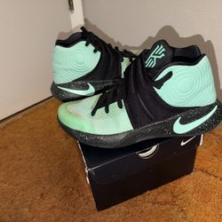 Kyrie 2s