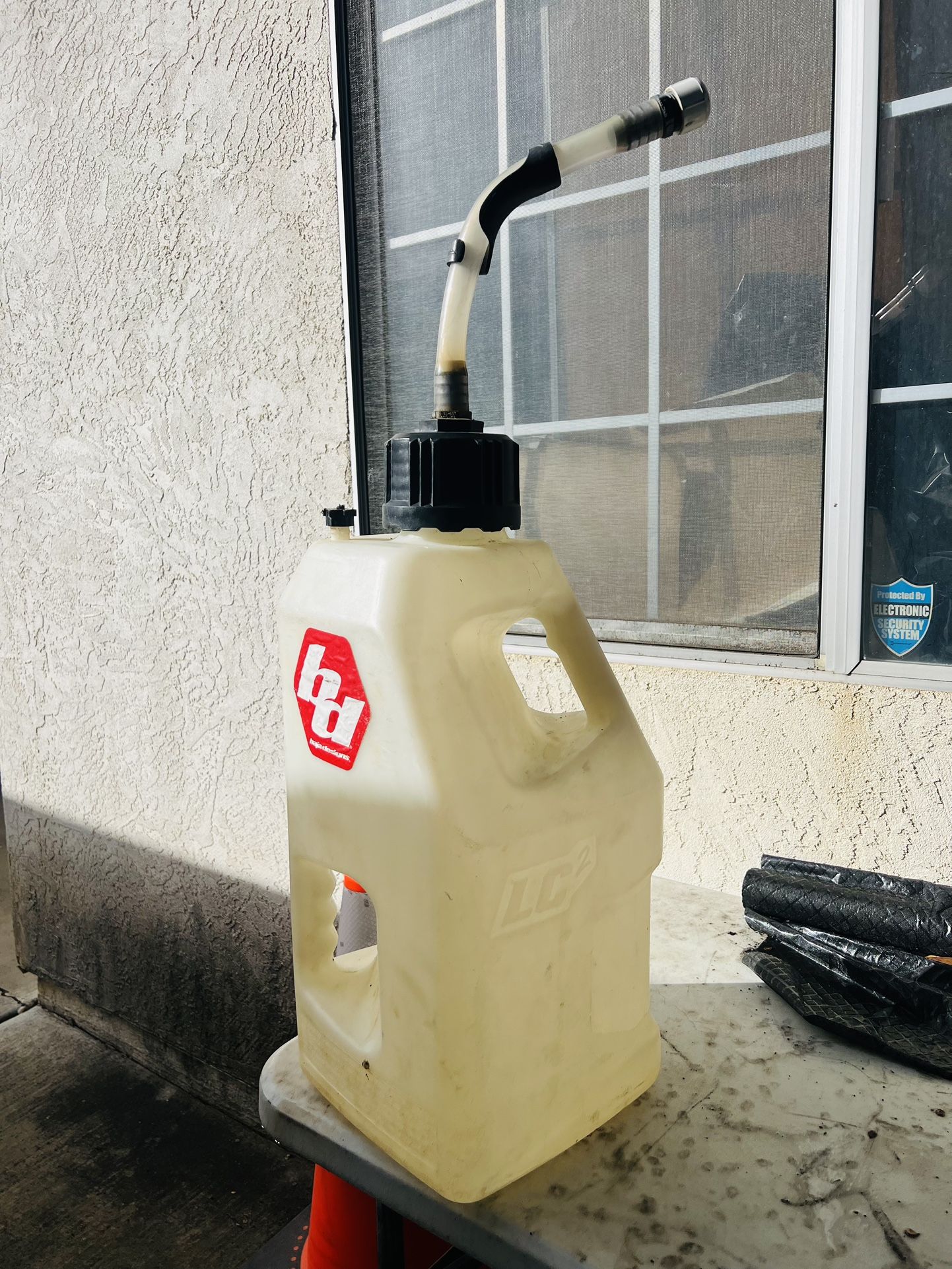 LC2 Gas Can 5 Gallon Jug Hose Included for Sale in El Cajon, CA OfferUp