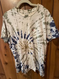 Levi’s Tie-Dye T-Shirt – Size Large