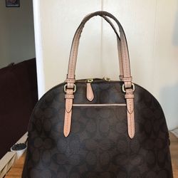 Coach bolsa  En Buena Condición $40.00
