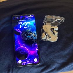 Nothing Phone 3 Pro With Nothing earbuds!!! Brand new! Perfect condition! $500 OBO