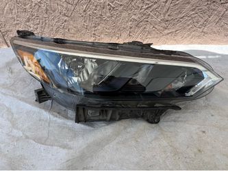 2020 2021 2022 NISSAN SENTRA Right Headlight halogen OEM
