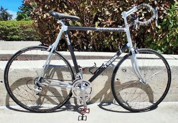 1990s Trek Composite 2100 7-Speed Road Bike
