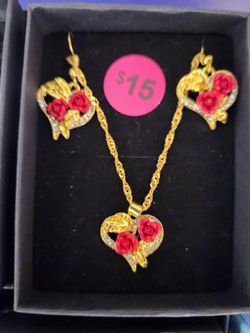 Heart With Roses Necklace And Earring Set