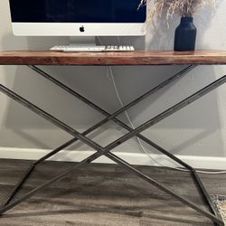 Desk/table