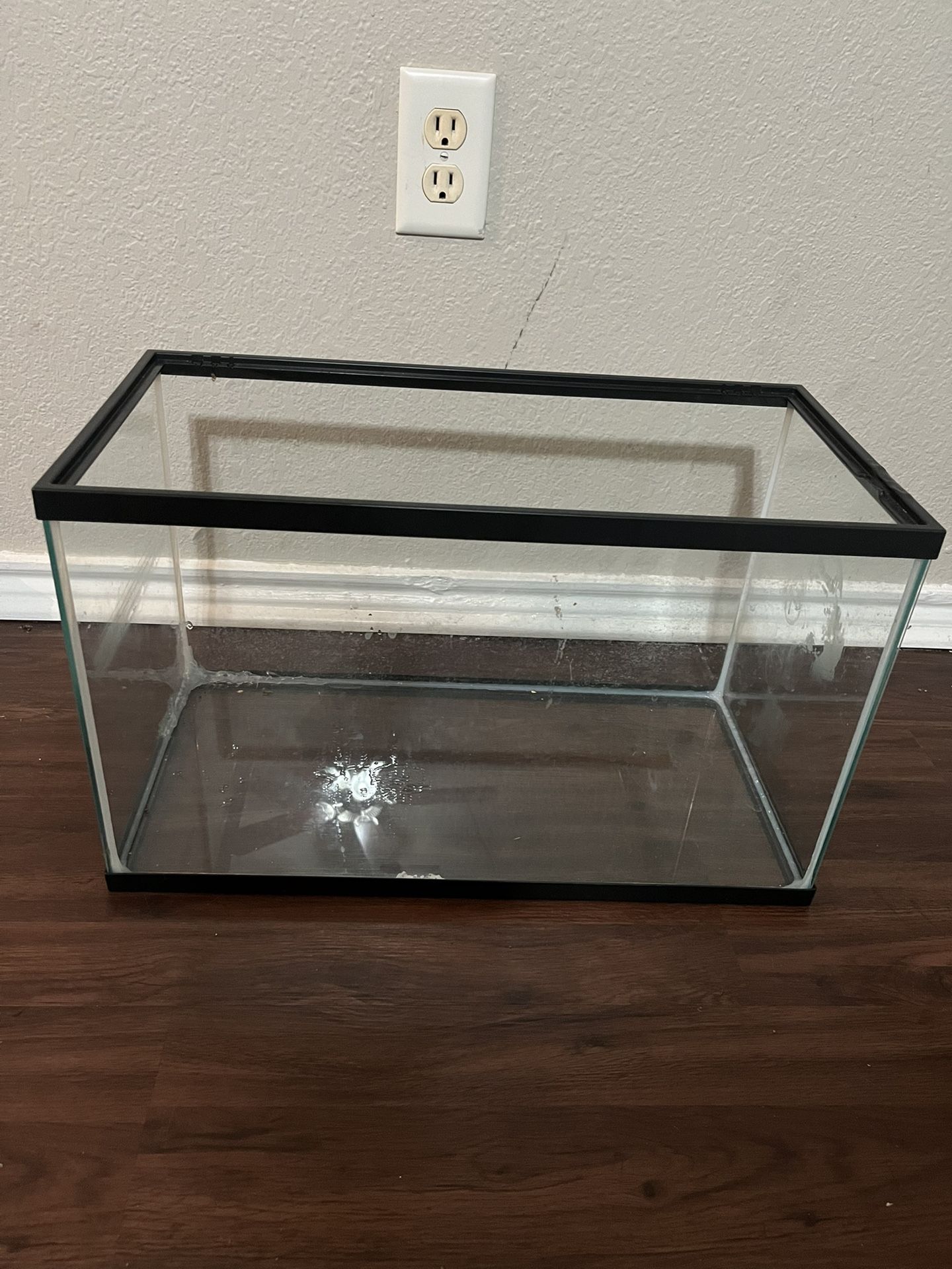 20 Gallon Vertical Tank ( Dry Habitat Preferred)