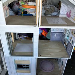 Doll House 