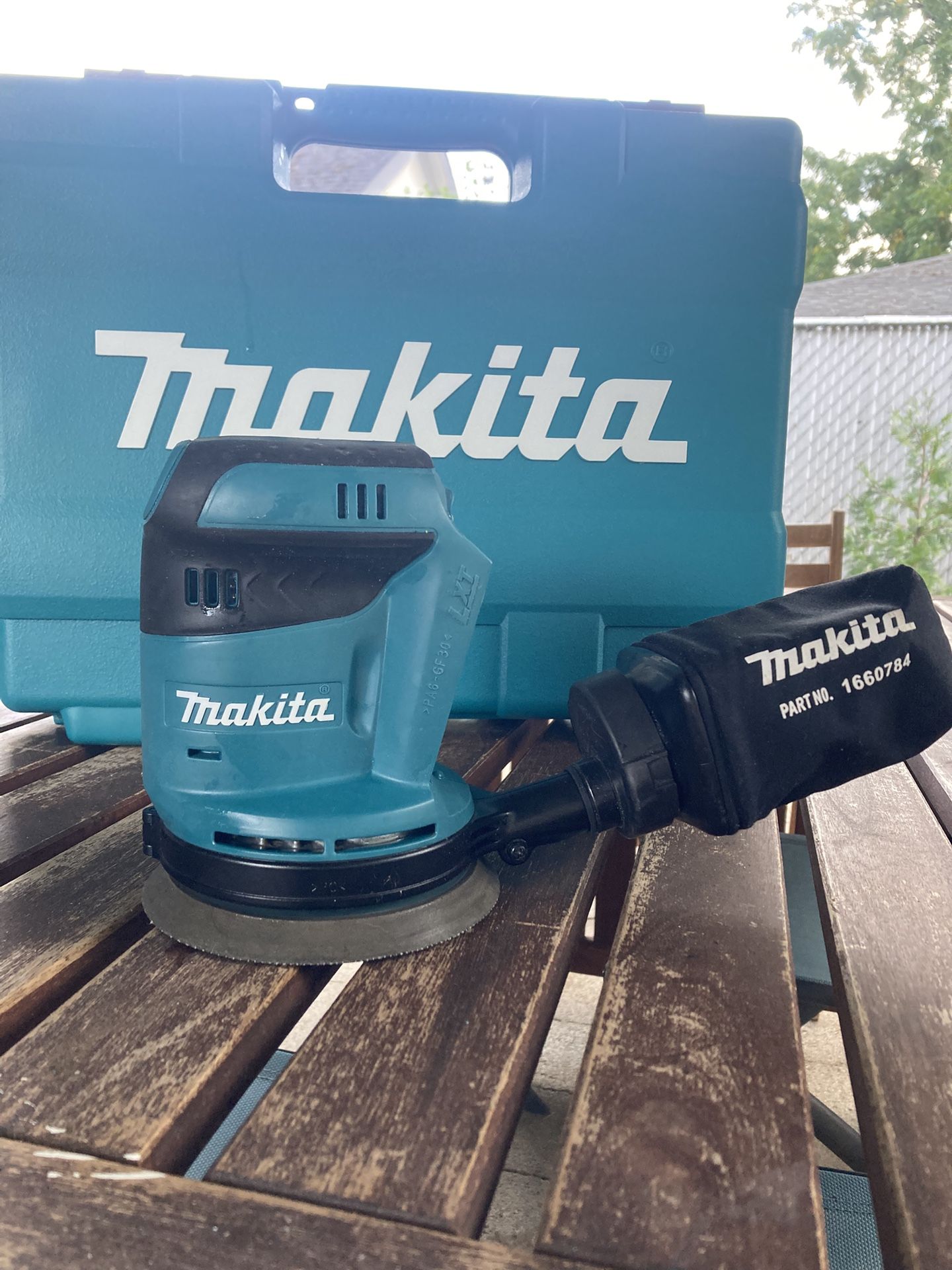Makita 3 Speed Random Or it Sander Tool Only