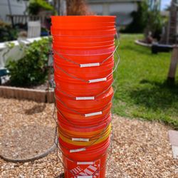 9 HOME DEPOT BUCKETS