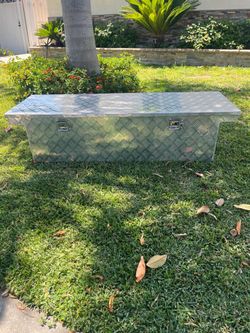 Aluminum Diamond plate truck tool box