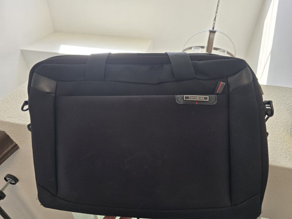 Free Samsonite 17" Laptop Bag