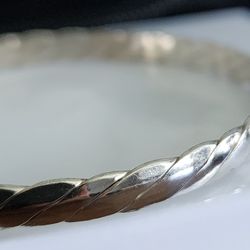 Silver Twist Bangel