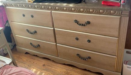 vintage/traditional 6-drawer dresser