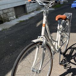 Women commuter bike 