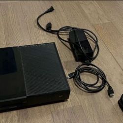 Xbox One + Controller 