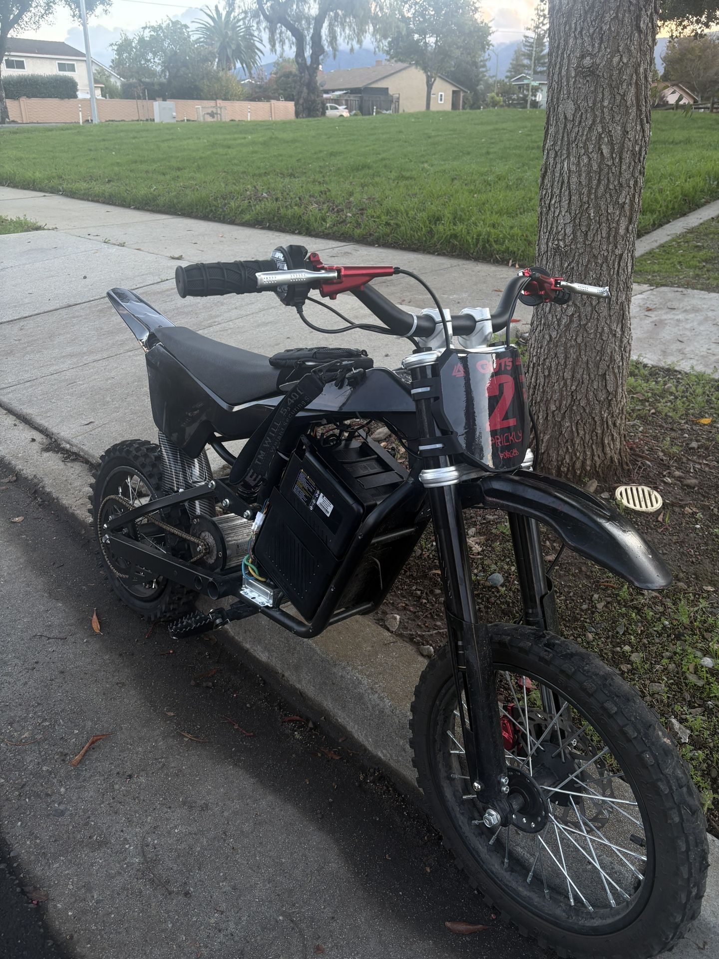 brand new razor pro spec( SEND TRADES AND CASH OFFERS)