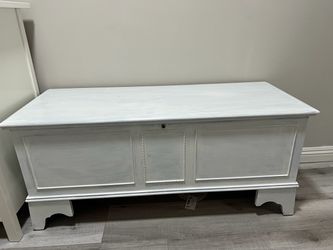 White Painted Wood Storage Chest