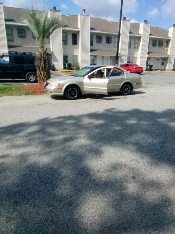 2000 Nissan Maxima