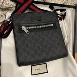 GUCCI CROSSBODY BAG 