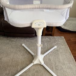 HALO BassiNest Swivel Sleeper 