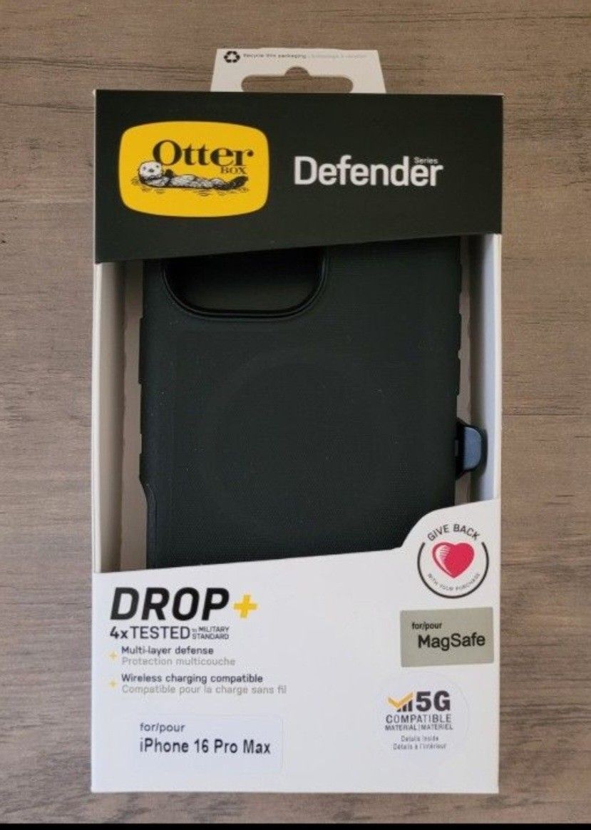 iPhone 16 Pro Max MagSafe Otterbox Defender Series Case With Belt Clip Holster