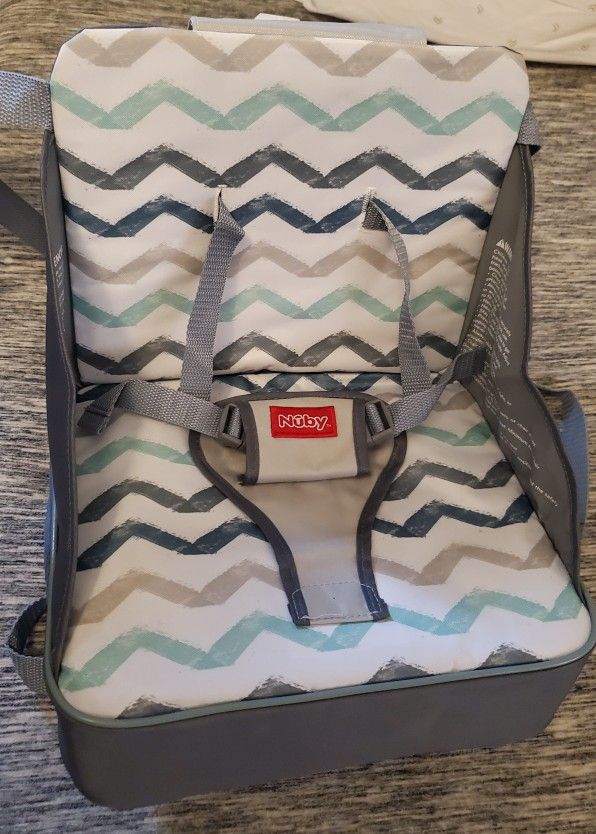 Nuby Easy Go Booster Seat with Adjustable Safety Straps and Harness, Gray, Unisex