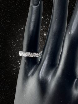Heart shape Diamond eternity band in white Gold