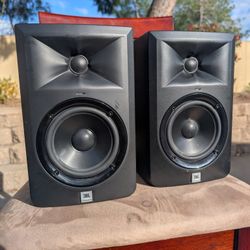 JBL Professional Speakers (LSR305)