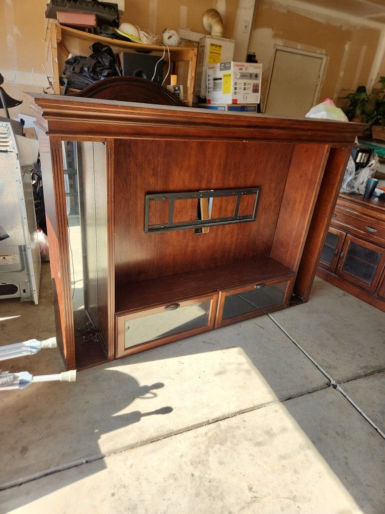 Vintage TV stand Sides With Mirors And Glass Shelves And Lights On