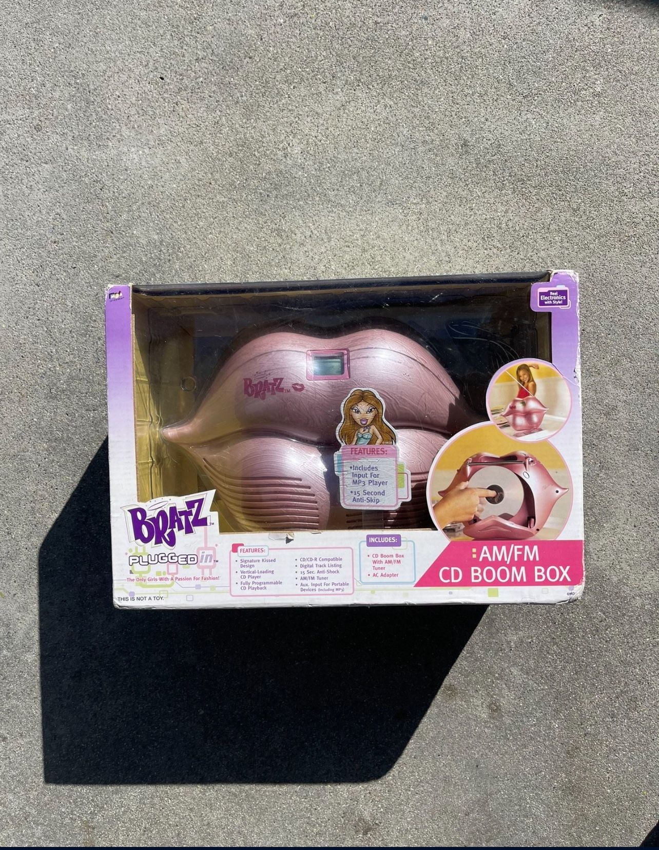 Bratz Dolls "Plugged In Lip CD Boombox" Rare 