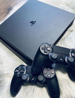 Sony PlayStation 4 Console Bundle