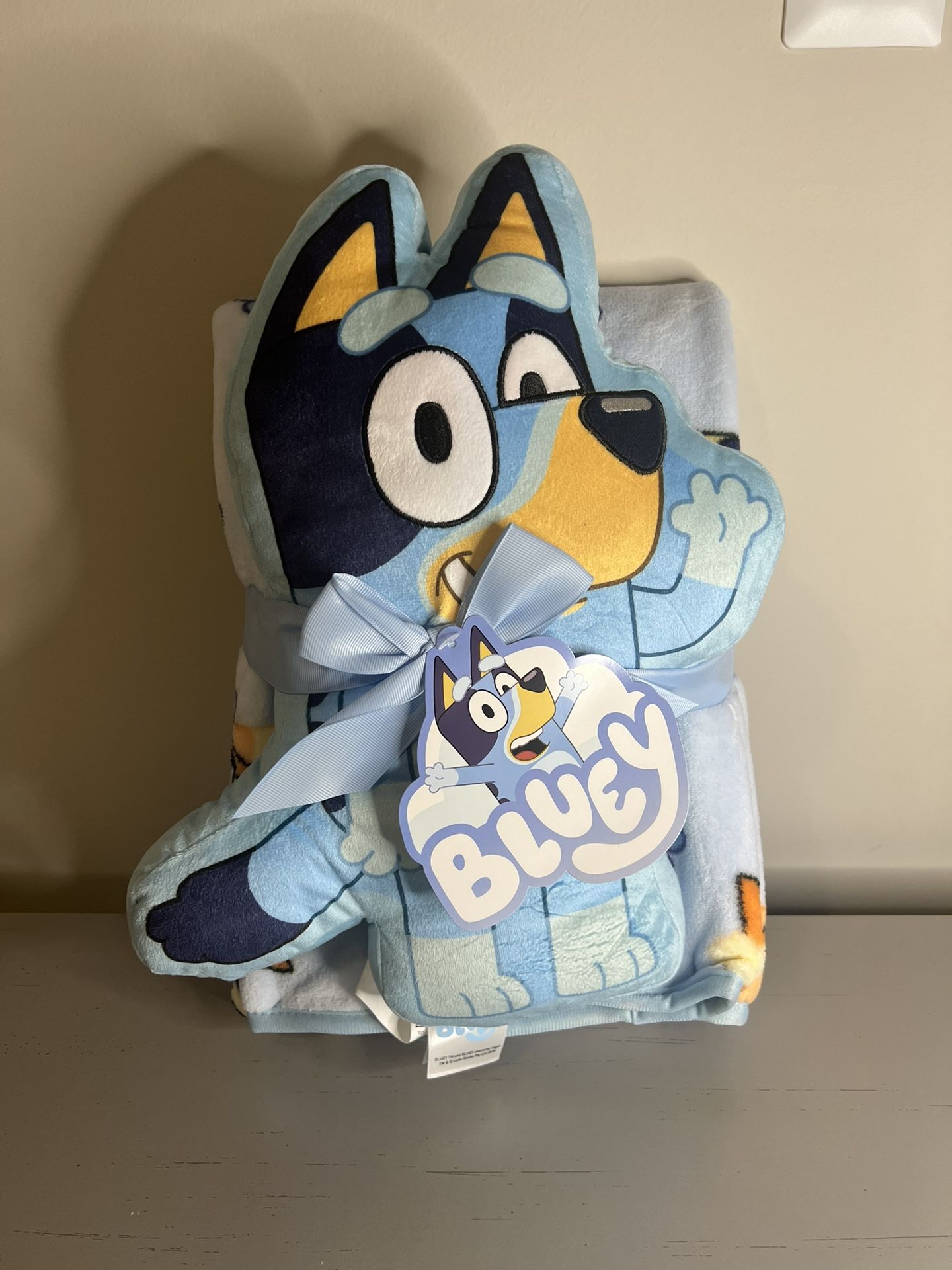 Bluey Shaped Pillow & Throw Set
