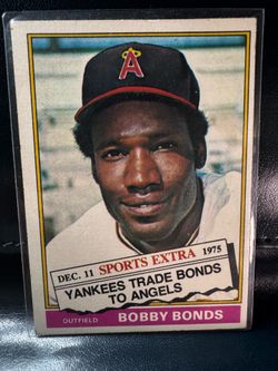 1976 Topps Traded #380T Bobby Bonds baseball card, featuring a unique "Sports Extra" news headline design indicating his trade to the California Angel