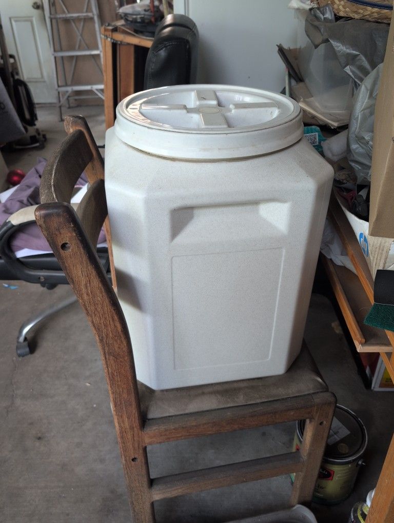 Dog Food Container 