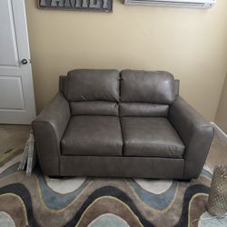 Leather Loveseat & Chair 