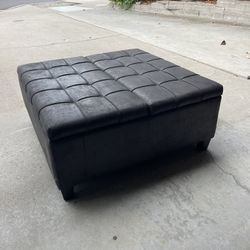 Black Lift-Top Coffee Table/Ottoman with Extra Storage