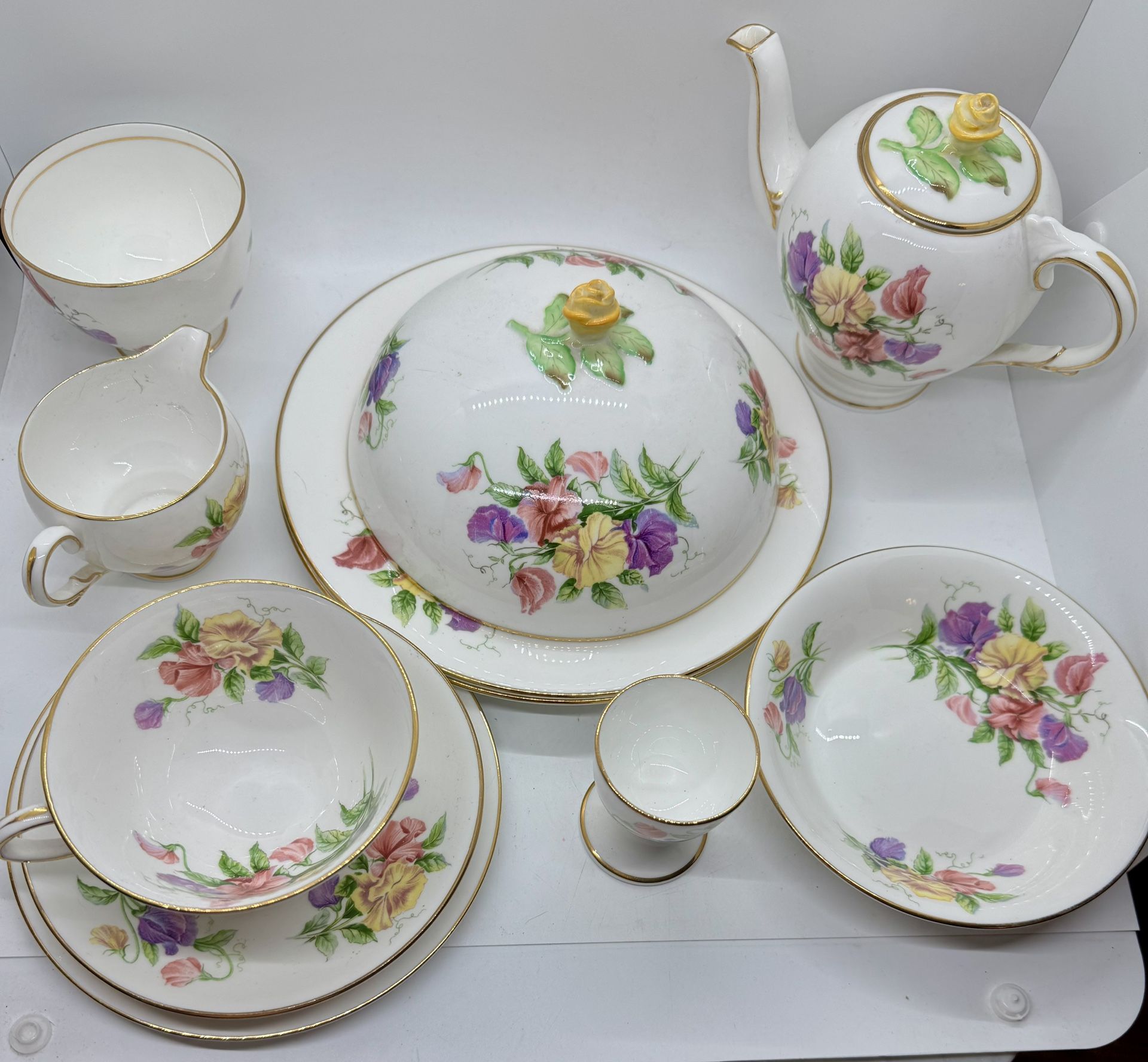 Vtg. Paragon “Sweet Pea” Fine Bone China Tea Set England To Her Majesty 12 Pieces.  