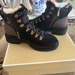 Michael Kors Size 7 New