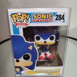 BRAND NEW SONIC WITH EMERALD FUNKO